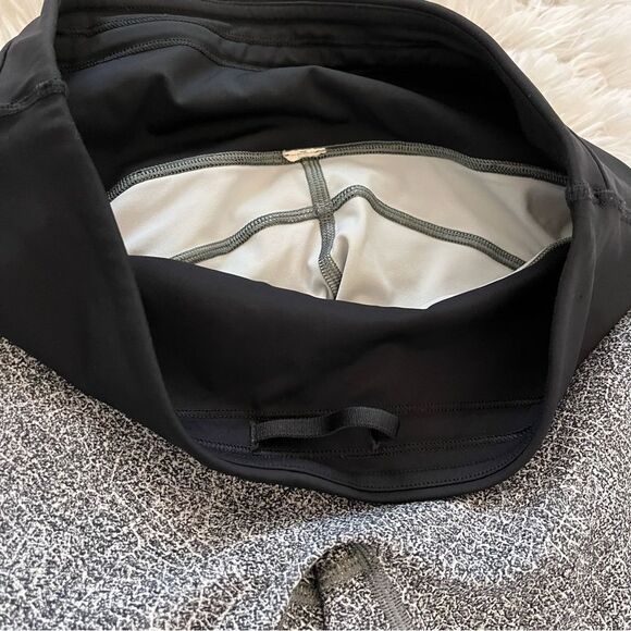 Lululemon Run The Day Crop *23" size 6 Fractal Dark Starlight Black / Black - Picture 2 of 6